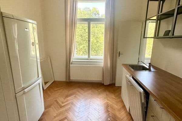 3 bedroom flat to rent, 93 m², Husitská, Praha 3 bedroom flat to rent, 93 m², Husitská, Praha