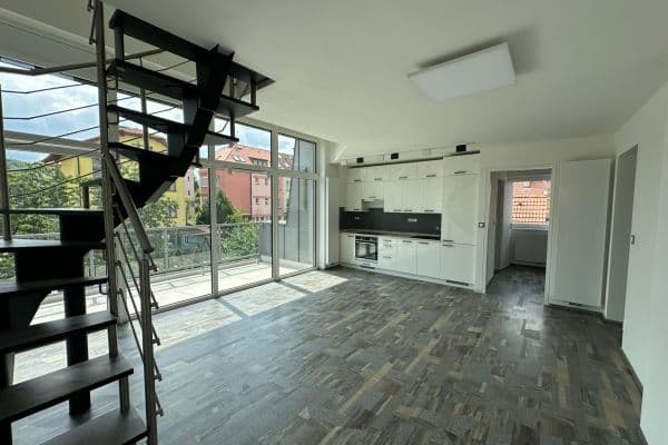 2 bedroom with open-plan kitchen flat to rent, 109 m², Okružní, Praha 2 bedroom with open-plan kitchen flat to rent, 109 m², Okružní, Praha