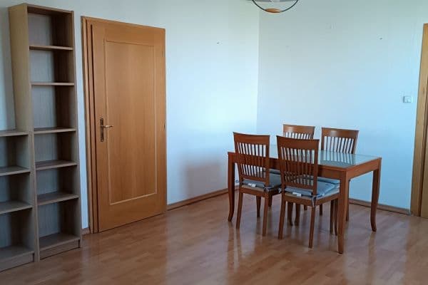 3 bedroom flat to rent, 77 m², Krosenská, Praha 3 bedroom flat to rent, 77 m², Krosenská, Praha