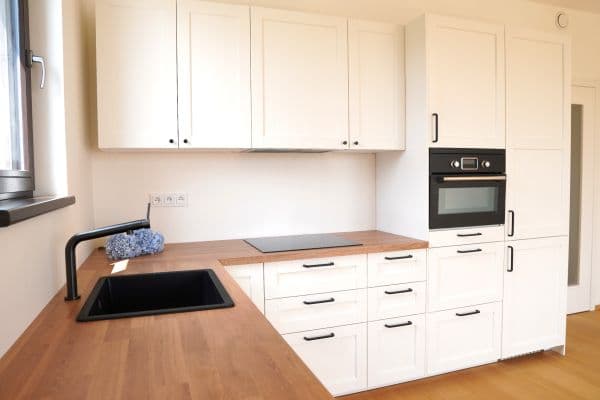 Studio flat to rent, 43 m², V Třešňovce, Hlavní město Praha Studio flat to rent, 43 m², V Třešňovce, Hlavní město Praha