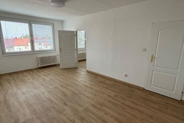 3 bedroom flat to rent, 82 m², Družstevní, České Budějovice 3 bedroom flat to rent, 82 m², Družstevní, České Budějovice