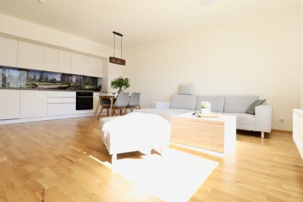 2 bedroom with open-plan kitchen flat to rent, 74 m², Škvorecká, 2 bedroom with open-plan kitchen flat to rent, 74 m², Škvorecká,