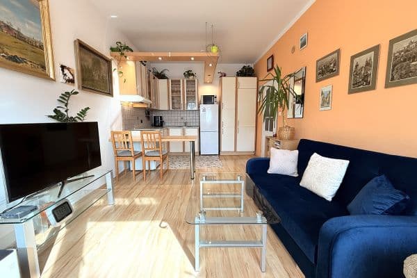 1 bedroom with open-plan kitchen flat to rent, 41 m², Hlavní, Jinočany 1 bedroom with open-plan kitchen flat to rent, 41 m², Hlavní, Jinočany