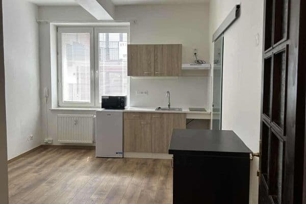 Studio flat to rent, 27 m², Suchdolské náměstí, Praha Studio flat to rent, 27 m², Suchdolské náměstí, Praha