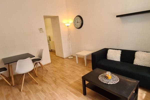 1 bedroom with open-plan kitchen flat to rent, 48 m², Pod Pramenem, Hlavní město Praha 1 bedroom with open-plan kitchen flat to rent, 48 m², Pod Pramenem, Hlavní město Praha