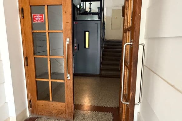 Studio flat to rent, 41 m², Kostelní, Praha Studio flat to rent, 41 m², Kostelní, Praha