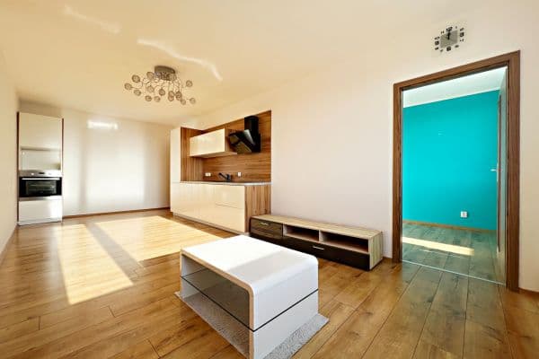 3 bedroom with open-plan kitchen flat to rent, 71 m², Na růžovém poli, Kladno 3 bedroom with open-plan kitchen flat to rent, 71 m², Na růžovém poli, Kladno