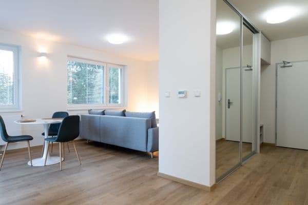 1 bedroom with open-plan kitchen flat to rent, 65 m², Nad Stráněmi, Zlín 1 bedroom with open-plan kitchen flat to rent, 65 m², Nad Stráněmi, Zlín