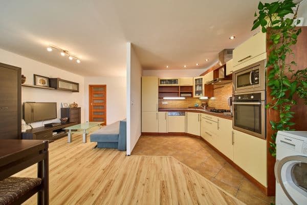2 bedroom with open-plan kitchen flat to rent, 67 m², Rimavské Soboty, Kolín, Středočeský Region 2 bedroom with open-plan kitchen flat to rent, 67 m², Rimavské Soboty, Kolín, Středočeský Region