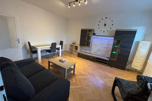 2 bedroom flat to rent, 56 m², Pospíšilova, Hradec Králové 2 bedroom flat to rent, 56 m², Pospíšilova, Hradec Králové