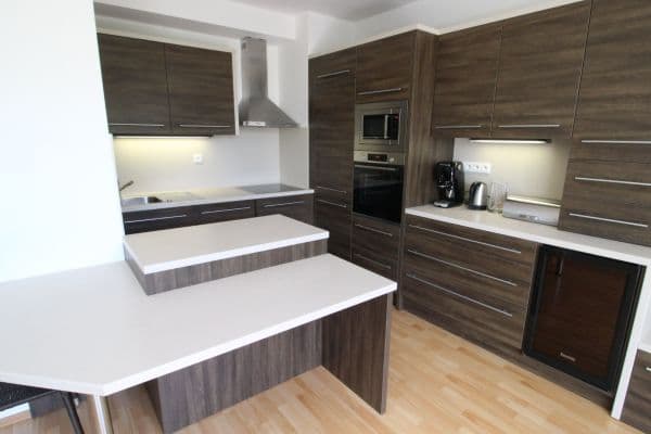 2 bedroom with open-plan kitchen flat to rent, 80 m², Na okraji, 2 bedroom with open-plan kitchen flat to rent, 80 m², Na okraji,