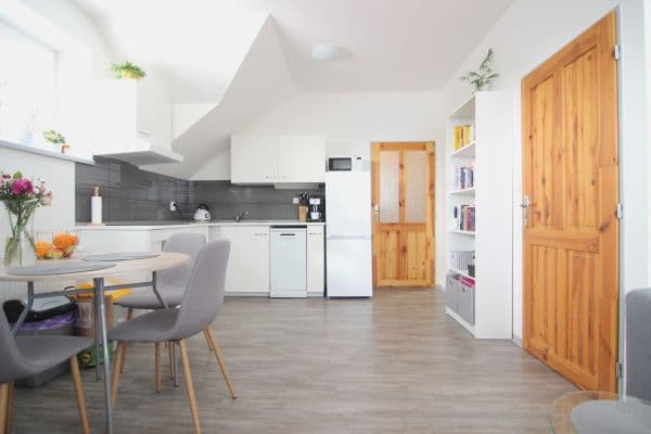 1 bedroom with open-plan kitchen flat to rent, 52 m², Sládkova, Hradec Králové 1 bedroom with open-plan kitchen flat to rent, 52 m², Sládkova, Hradec Králové