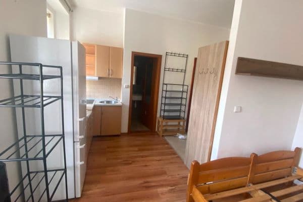 Studio flat to rent, 21 m², U Tvrze, Praha Studio flat to rent, 21 m², U Tvrze, Praha