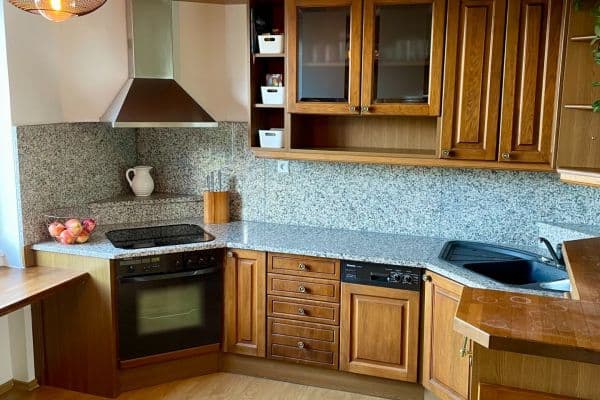 3 bedroom flat to rent, 89 m², K Červenému vrchu, Praha 3 bedroom flat to rent, 89 m², K Červenému vrchu, Praha