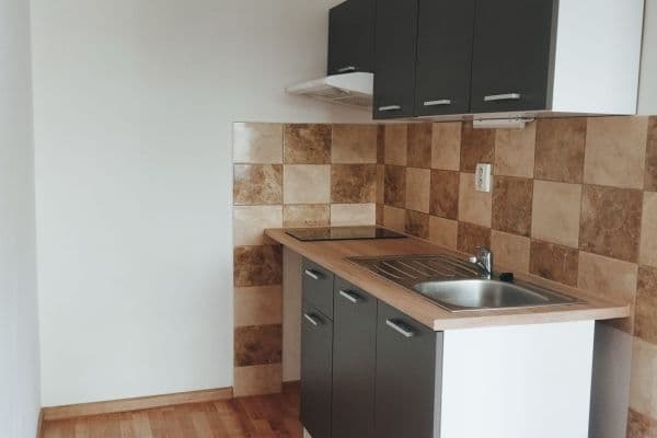 Studio flat to rent, 28 m², Majakovského, Karlovy Vary Studio flat to rent, 28 m², Majakovského, Karlovy Vary