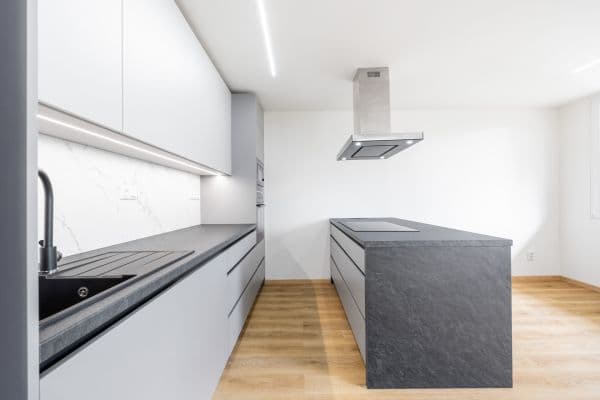 2 bedroom with open-plan kitchen flat for sale, 75 m², Mirovická, Hlavní město Praha 2 bedroom with open-plan kitchen flat for sale, 75 m², Mirovická, Hlavní město Praha