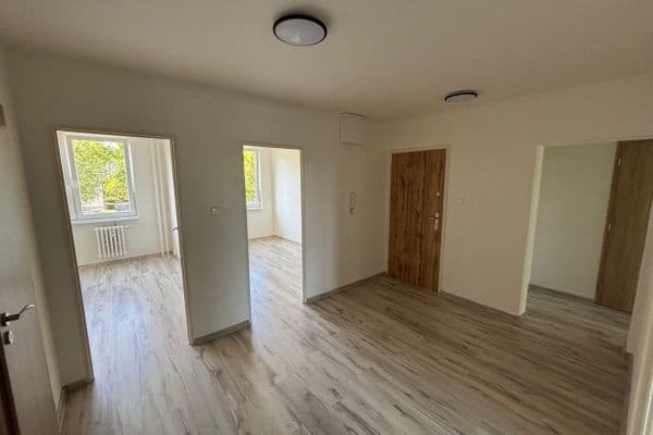 4 bedroom flat to rent, 94 m², Amforová, Praha 4 bedroom flat to rent, 94 m², Amforová, Praha