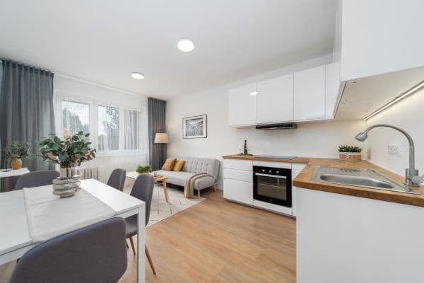 2 bedroom with open-plan kitchen flat for sale, 55 m², Jasmínová, Hlavní město Praha 2 bedroom with open-plan kitchen flat for sale, 55 m², Jasmínová, Hlavní město Praha