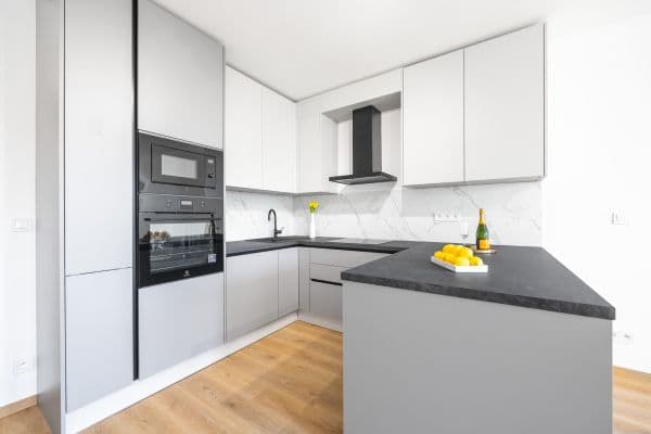 2 bedroom with open-plan kitchen flat for sale, 92 m², Pražská, Hlavní město Praha 2 bedroom with open-plan kitchen flat for sale, 92 m², Pražská, Hlavní město Praha