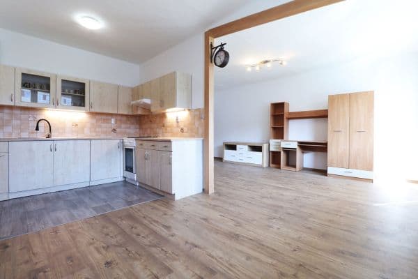 3 bedroom flat to rent, 76 m², Kojetická, 3 bedroom flat to rent, 76 m², Kojetická,