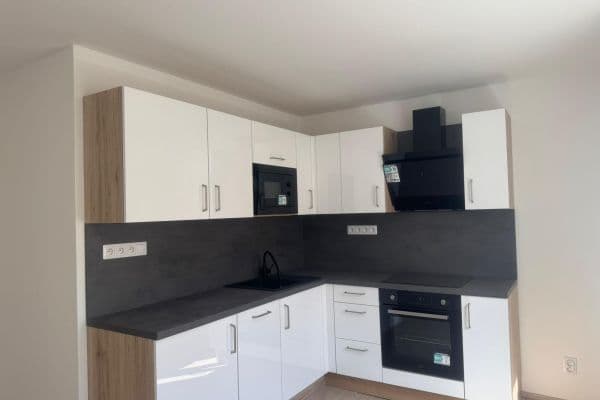 1 bedroom with open-plan kitchen flat to rent, 50 m², Na Jíkalce, Plzeň, Plzeňský Region 1 bedroom with open-plan kitchen flat to rent, 50 m², Na Jíkalce, Plzeň, Plzeňský Region