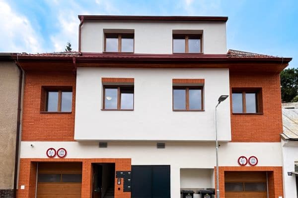 Studio flat to rent, 33 m², Na Pěšinách, Praha Studio flat to rent, 33 m², Na Pěšinách, Praha