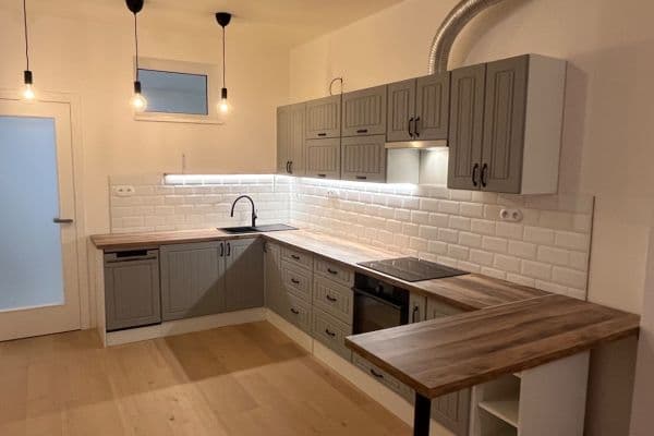 2 bedroom with open-plan kitchen flat to rent, 83 m², Na Farkáně Ⅲ, Hlavní město Praha 2 bedroom with open-plan kitchen flat to rent, 83 m², Na Farkáně Ⅲ, Hlavní město Praha