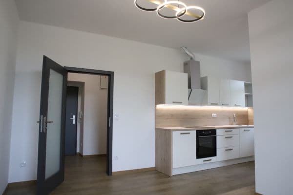 1 bedroom with open-plan kitchen flat to rent, 37 m², Vladislavova, Písek, Jihočeský Region 1 bedroom with open-plan kitchen flat to rent, 37 m², Vladislavova, Písek, Jihočeský Region