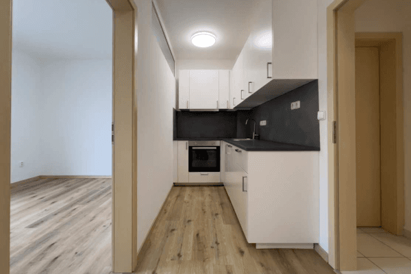 2 bedroom flat to rent, 69 m², Cedrová, Jesenice 2 bedroom flat to rent, 69 m², Cedrová, Jesenice