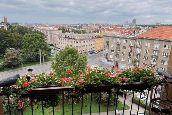 1 bedroom with open-plan kitchen flat to rent, 48 m², Průběžná, Praha 1 bedroom with open-plan kitchen flat to rent, 48 m², Průběžná, Praha