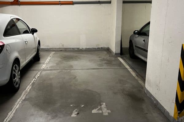 garage to rent, 15 m², Raichlova, Praha garage to rent, 15 m², Raichlova, Praha