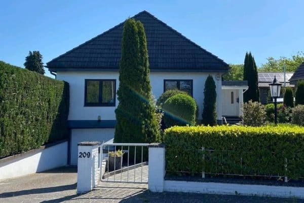 house for sale, 200 m², Dockenhudener Chaussee 209, Halstenbek house for sale, 200 m², Dockenhudener Chaussee 209, Halstenbek