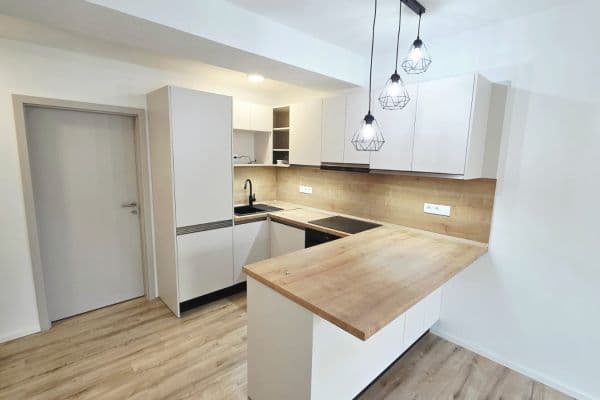 2 bedroom with open-plan kitchen flat to rent, 56 m², Šafaříkova, Hlinsko 2 bedroom with open-plan kitchen flat to rent, 56 m², Šafaříkova, Hlinsko