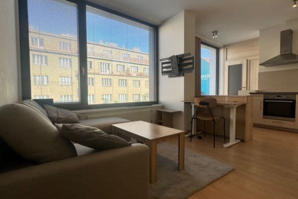 Studio flat to rent, 34 m², Sokolovská, Praha Studio flat to rent, 34 m², Sokolovská, Praha