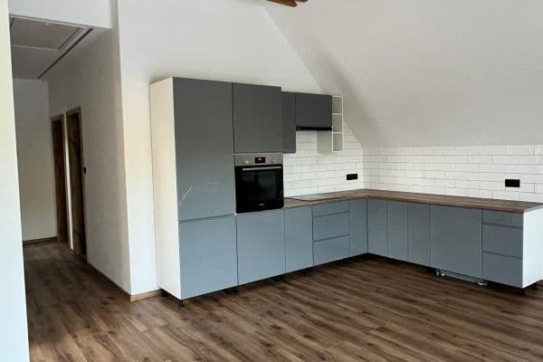 2 bedroom with open-plan kitchen flat to rent, 77 m², Ostrovní, Loděnice 2 bedroom with open-plan kitchen flat to rent, 77 m², Ostrovní, Loděnice
