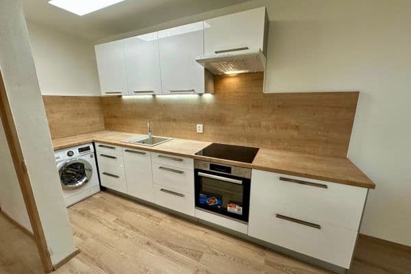 2 bedroom with open-plan kitchen flat to rent, 55 m², Pouchovská, Hradec Králové 2 bedroom with open-plan kitchen flat to rent, 55 m², Pouchovská, Hradec Králové