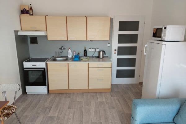 Studio flat to rent, 23 m², Komenského náměstí, Rosice Studio flat to rent, 23 m², Komenského náměstí, Rosice