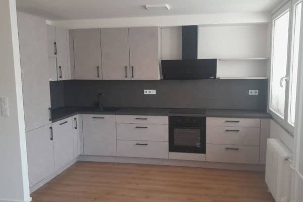 2 bedroom with open-plan kitchen flat to rent, 70 m², Molákova, Praha 2 bedroom with open-plan kitchen flat to rent, 70 m², Molákova, Praha