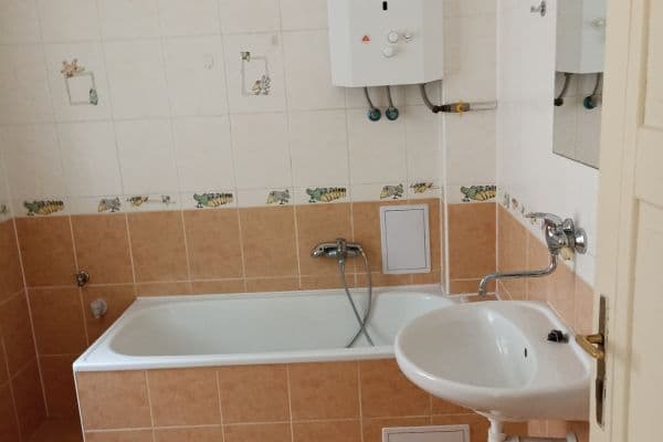 1 bedroom with open-plan kitchen flat to rent, 53 m², Podolská, Hlavní město Praha 1 bedroom with open-plan kitchen flat to rent, 53 m², Podolská, Hlavní město Praha