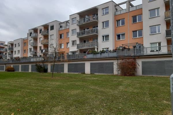 Studio flat to rent, 44 m², Jozefa Gabčíka, Pardubice Studio flat to rent, 44 m², Jozefa Gabčíka, Pardubice