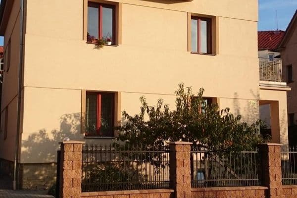 3 bedroom with open-plan kitchen flat to rent, 119 m², U Boroviček, Praha 3 bedroom with open-plan kitchen flat to rent, 119 m², U Boroviček, Praha