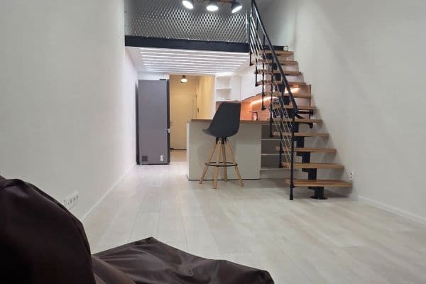 Studio flat to rent, 41 m², Českobrodská, Praha Studio flat to rent, 41 m², Českobrodská, Praha