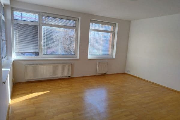 Studio flat for sale, 46 m², Nad Okrouhlíkem, Praha Studio flat for sale, 46 m², Nad Okrouhlíkem, Praha