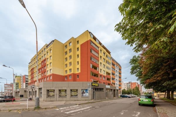 1 bedroom with open-plan kitchen flat to rent, 43 m², Purkyňova, Kladno 1 bedroom with open-plan kitchen flat to rent, 43 m², Purkyňova, Kladno