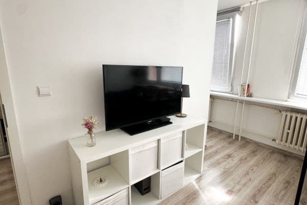 Studio flat to rent, 33 m², Veltruská, Praha Studio flat to rent, 33 m², Veltruská, Praha