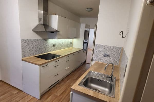 3 bedroom flat to rent, 72 m², Hartigova, Praha 3 bedroom flat to rent, 72 m², Hartigova, Praha