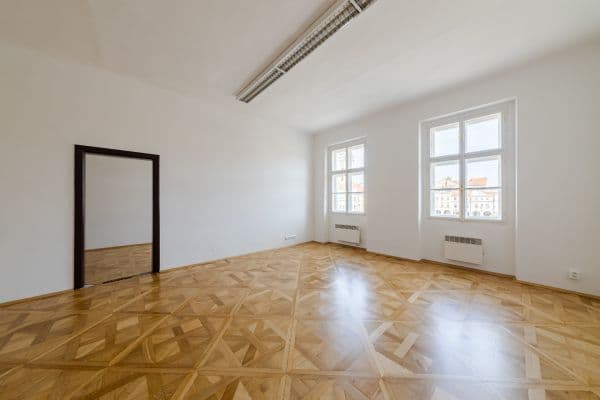 3 bedroom flat to rent, 103 m², Náměstí Přemysla Otakara Ⅱ., České Budějovice 3 bedroom flat to rent, 103 m², Náměstí Přemysla Otakara Ⅱ., České Budějovice