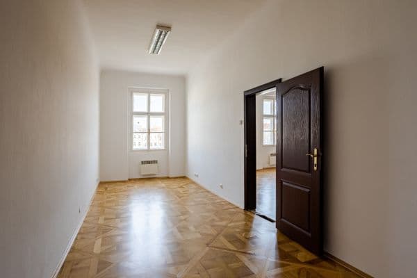 2 bedroom flat to rent, 103 m², Náměstí Přemysla Otakara Ⅱ., České Budějovice 2 bedroom flat to rent, 103 m², Náměstí Přemysla Otakara Ⅱ., České Budějovice