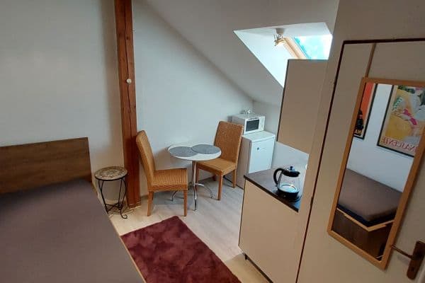 Studio flat to rent, 20 m², Savojská, Praha Studio flat to rent, 20 m², Savojská, Praha