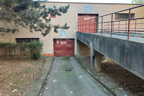 garage to rent, 18 m², Valčíkova, Pardubice, Pardubický Region garage to rent, 18 m², Valčíkova, Pardubice, Pardubický Region